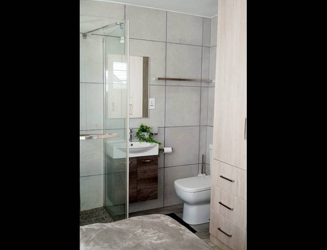 2 BEDROOM APARTMENT FOR SALE IN HARTENBOS CENTRAL